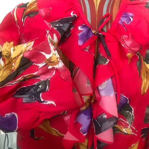 Vintage JC Penney Floral Print Ruffle Front Detail Loungewear
